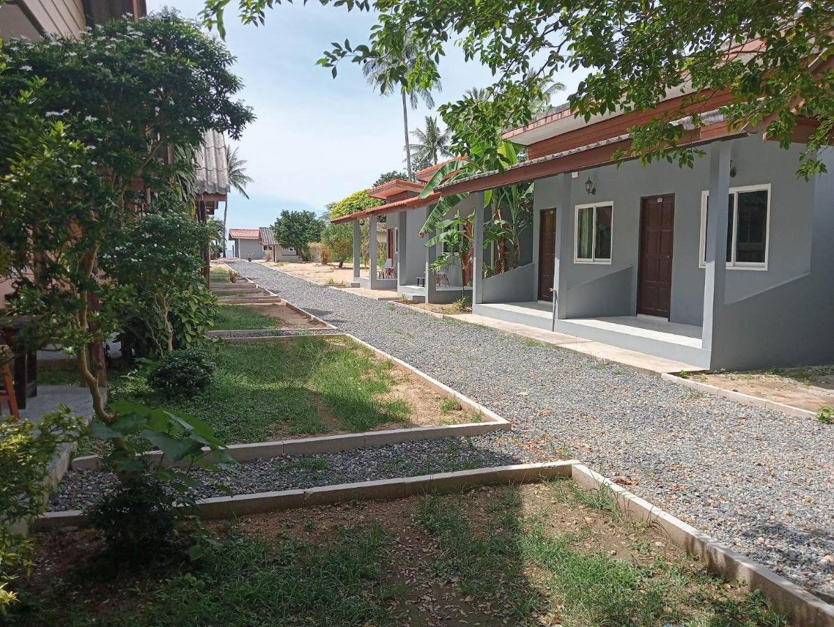 Scandinavian Beach Resort Ko Lanta Exterior foto