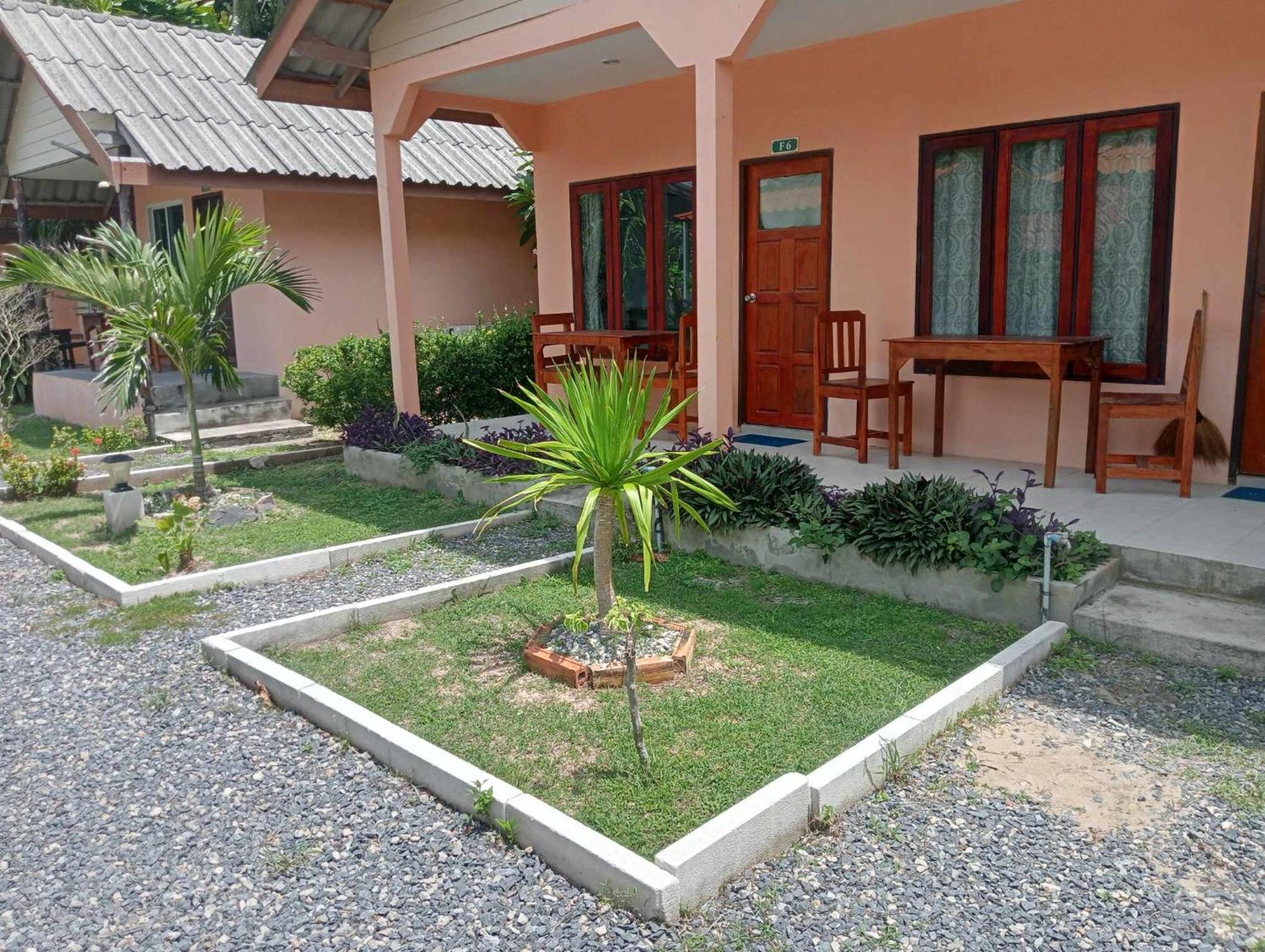 Scandinavian Beach Resort Ko Lanta Exterior foto