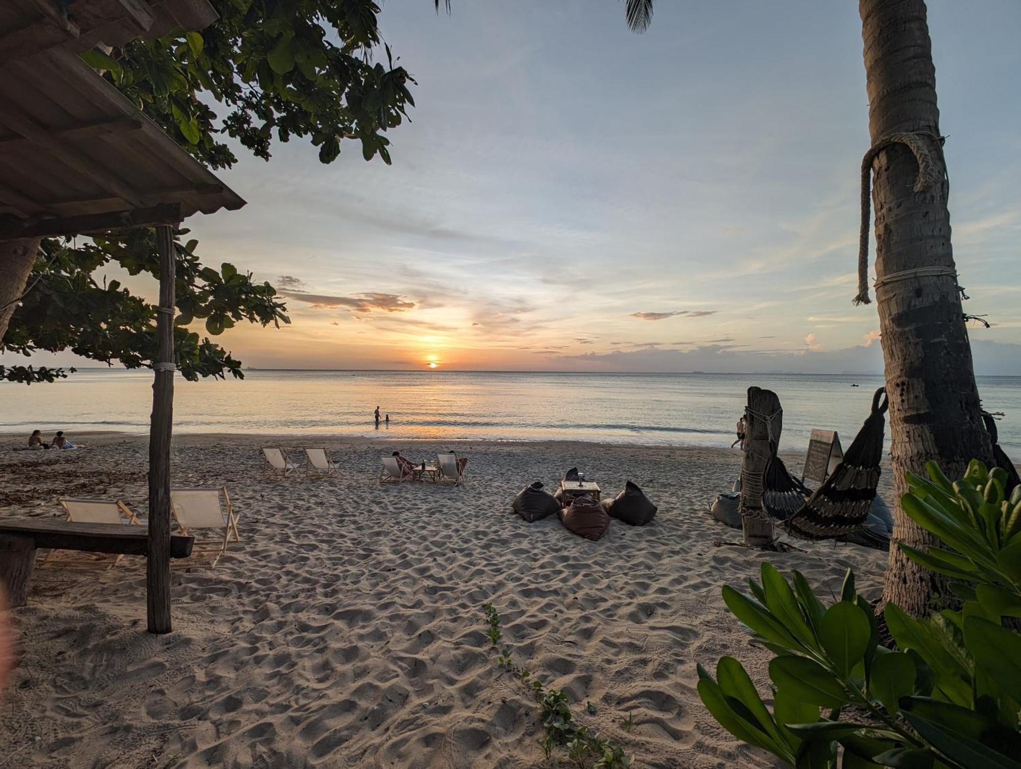 Scandinavian Beach Resort Ko Lanta Exterior foto